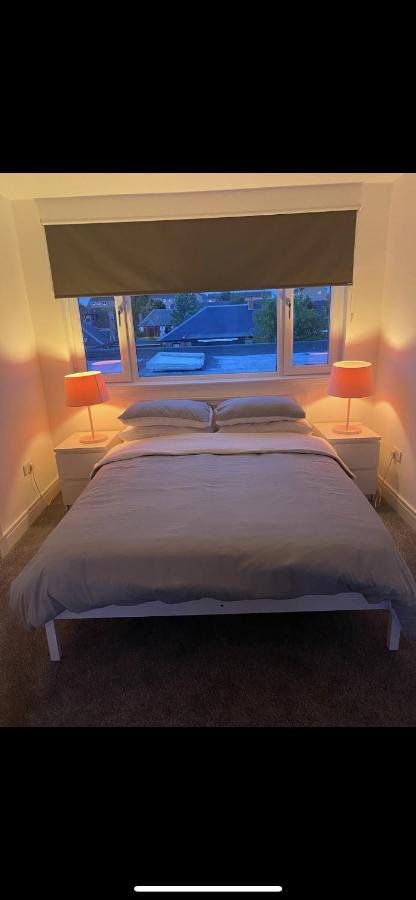Perfect 4 Bedroom 2 Bathroom Home - Edinburgh — Photos 3